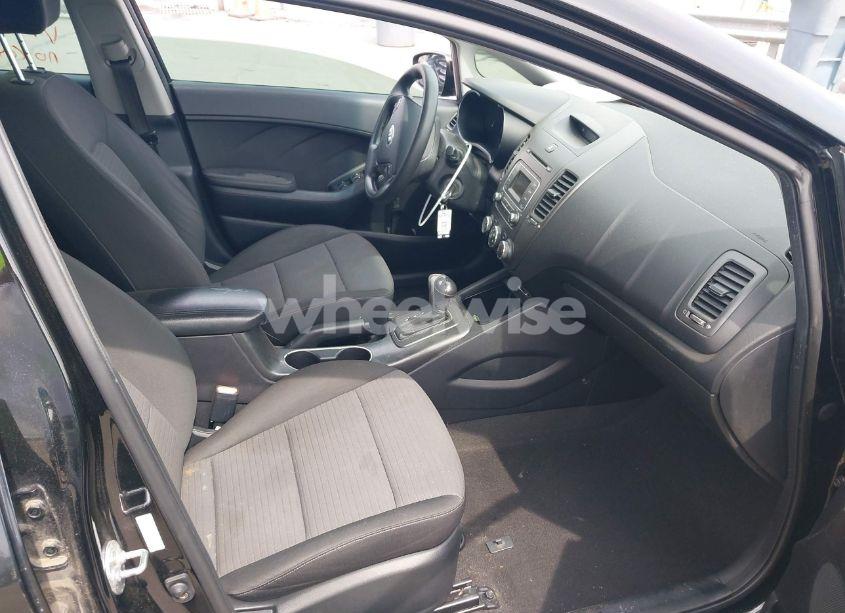 Photo 5 of 2015 Kia Forte LX (VIN KNAFX4A65F5263917)