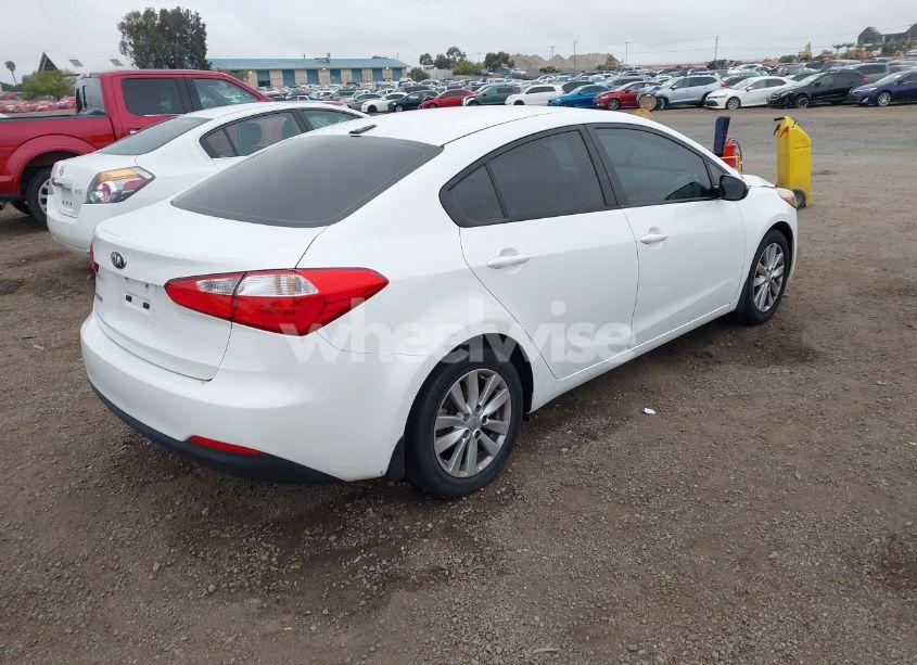 Photo 4 of 2015 Kia Forte LX (VIN KNAFX4A65F5278143)