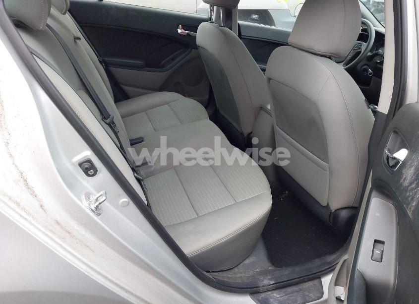 Photo 8 of 2016 Kia Forte LX (VIN KNAFX4A65G5476917)