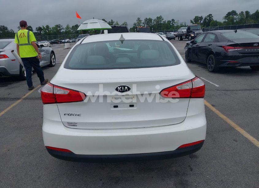 Photo 16 of 2016 Kia Forte LX (VIN KNAFX4A66G5477915)