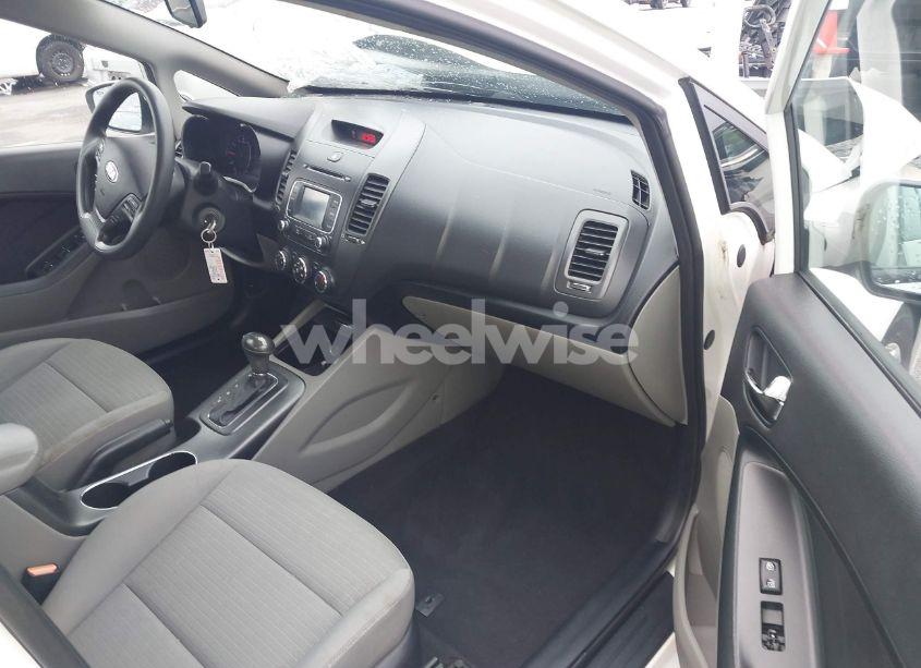 Photo 5 of 2016 Kia Forte LX (VIN KNAFX4A66G5477915)