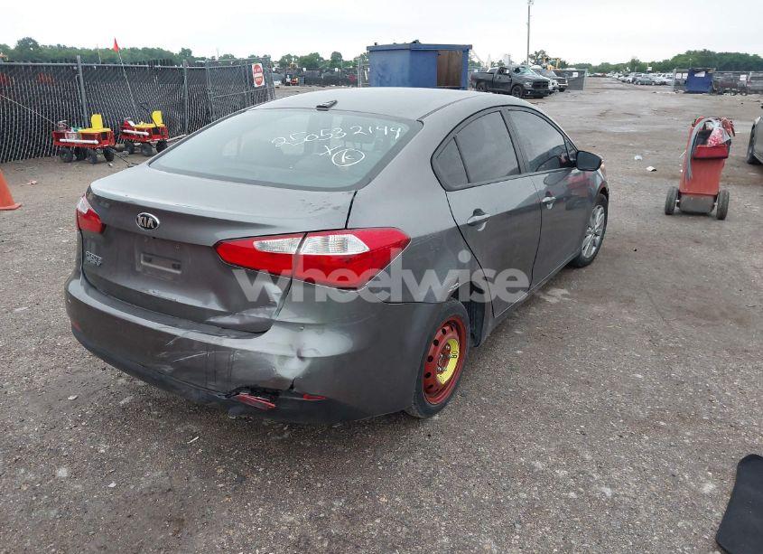 Photo 4 of 2016 Kia Forte LX (VIN KNAFX4A67G5608513)