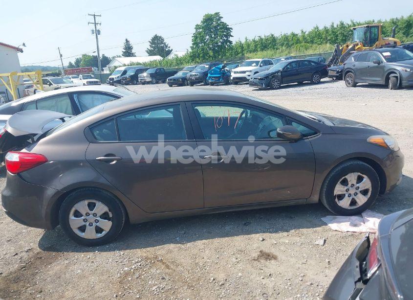 Photo 13 of 2015 Kia Forte LX (VIN KNAFX4A68F5295454)