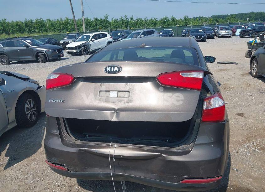 Photo 16 of 2015 Kia Forte LX (VIN KNAFX4A68F5295454)