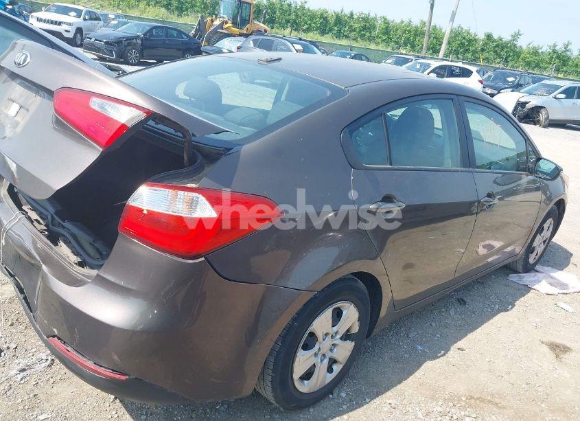 Photo 4 of 2015 Kia Forte LX (VIN KNAFX4A68F5295454)