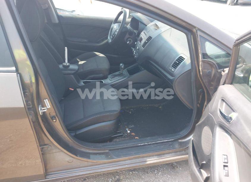 Photo 5 of 2015 Kia Forte LX (VIN KNAFX4A68F5295454)