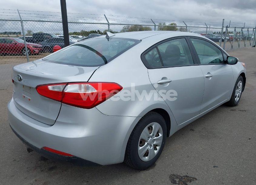 Photo 4 of 2015 Kia Forte LX (VIN KNAFX4A68F5359427)