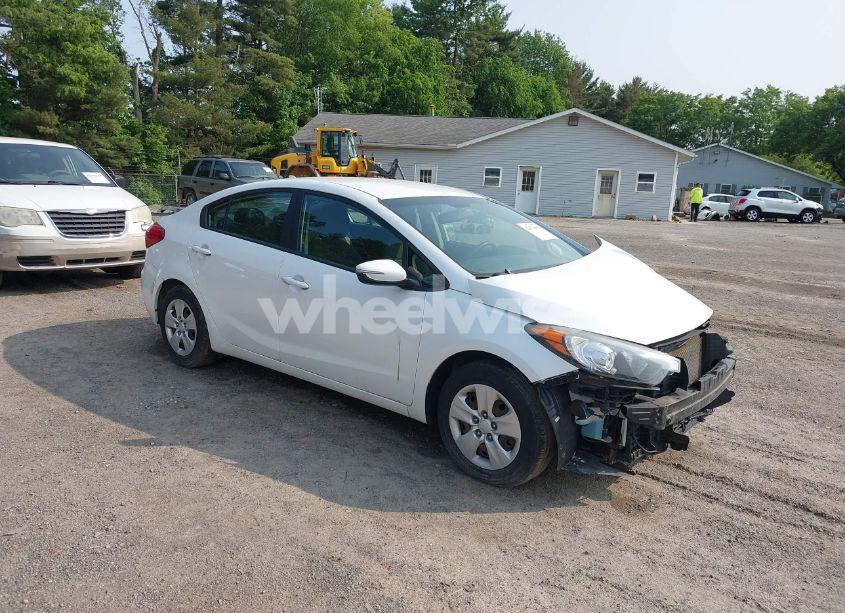 2015 Kia Forte LX (VIN KNAFX4A68F5360044) main photo