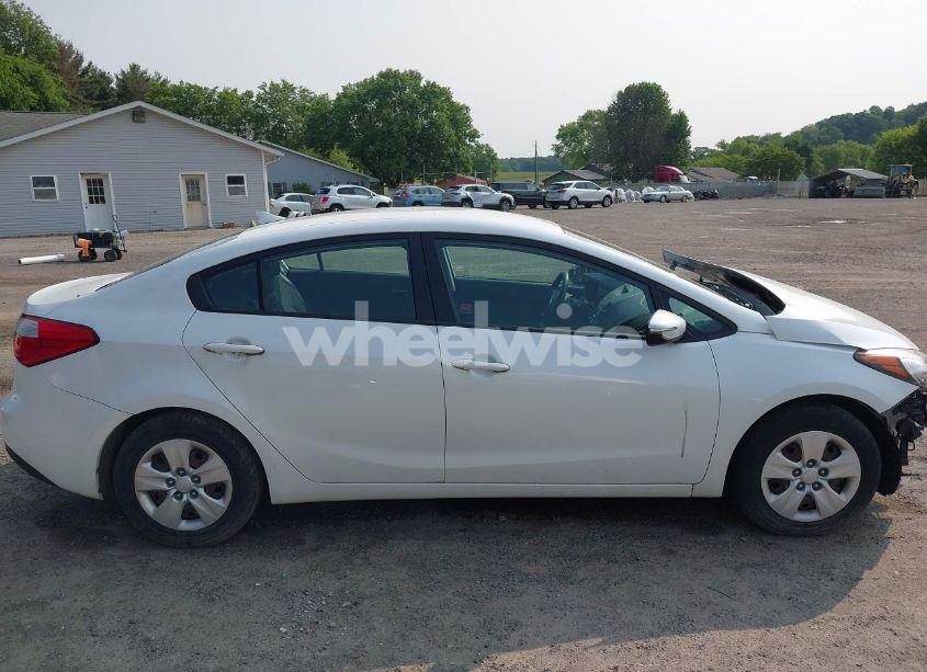 Photo 14 of 2015 Kia Forte LX (VIN KNAFX4A68F5360044)
