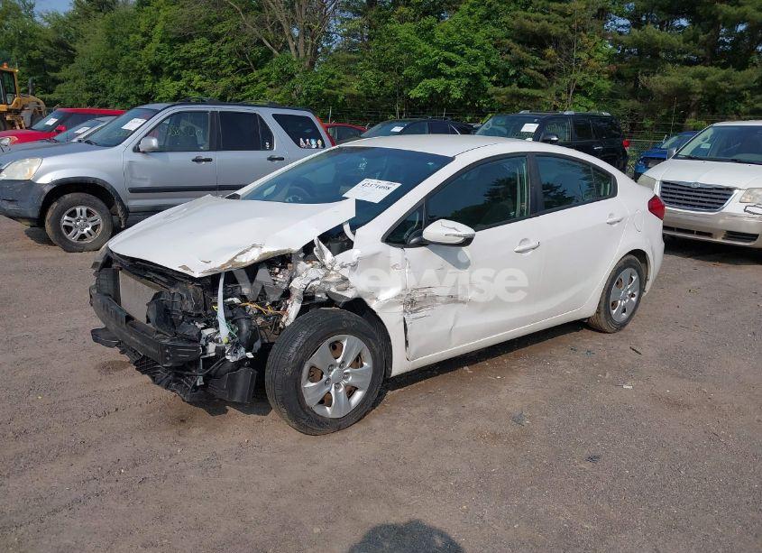 Photo 2 of 2015 Kia Forte LX (VIN KNAFX4A68F5360044)