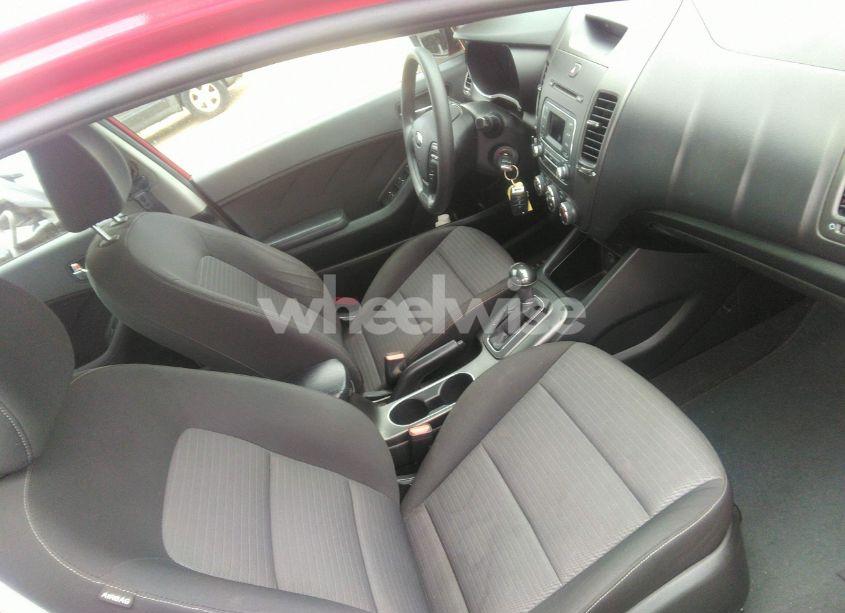 Photo 5 of 2016 Kia Forte LX (VIN KNAFX4A68G5439117)