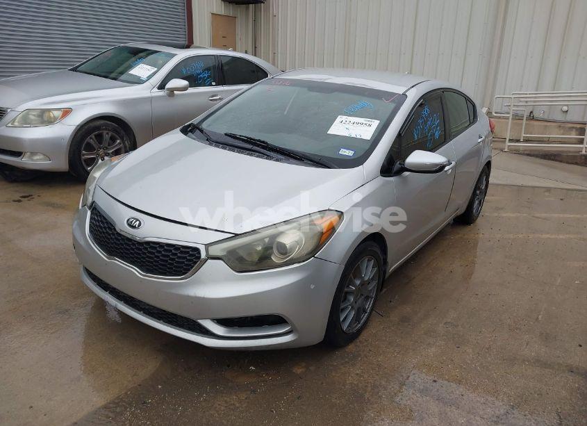 Photo 2 of 2016 Kia Forte LX (VIN KNAFX4A68G5575988)