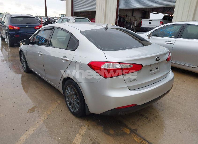 Photo 3 of 2016 Kia Forte LX (VIN KNAFX4A68G5575988)