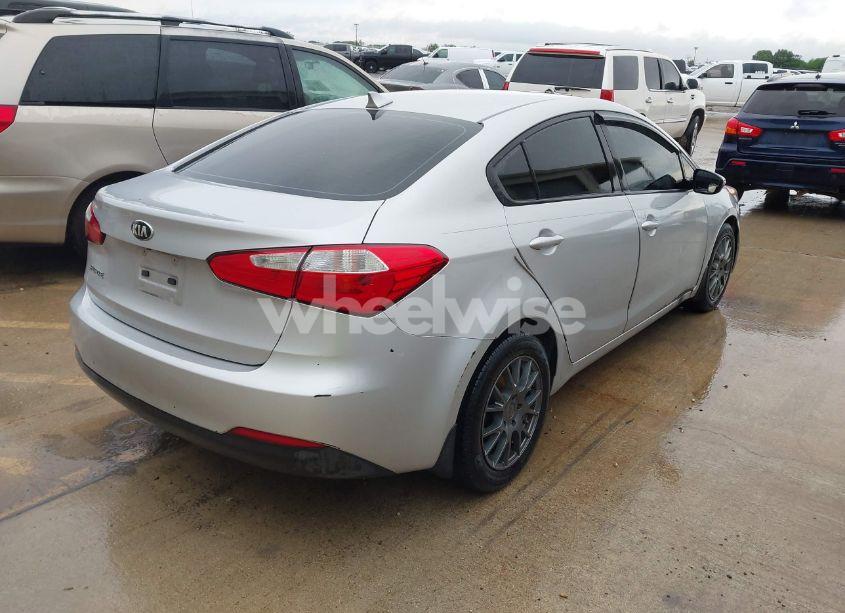 Photo 4 of 2016 Kia Forte LX (VIN KNAFX4A68G5575988)