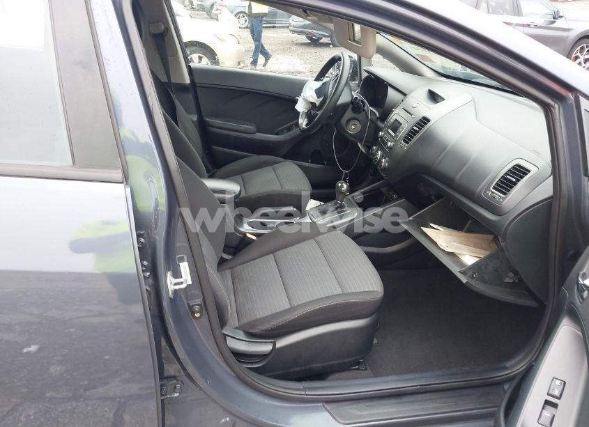 Photo 5 of 2015 Kia Forte LX (VIN KNAFX4A69F5359002)