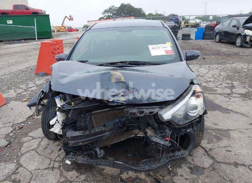 Photo 6 of 2015 Kia Forte LX (VIN KNAFX4A69F5359002)