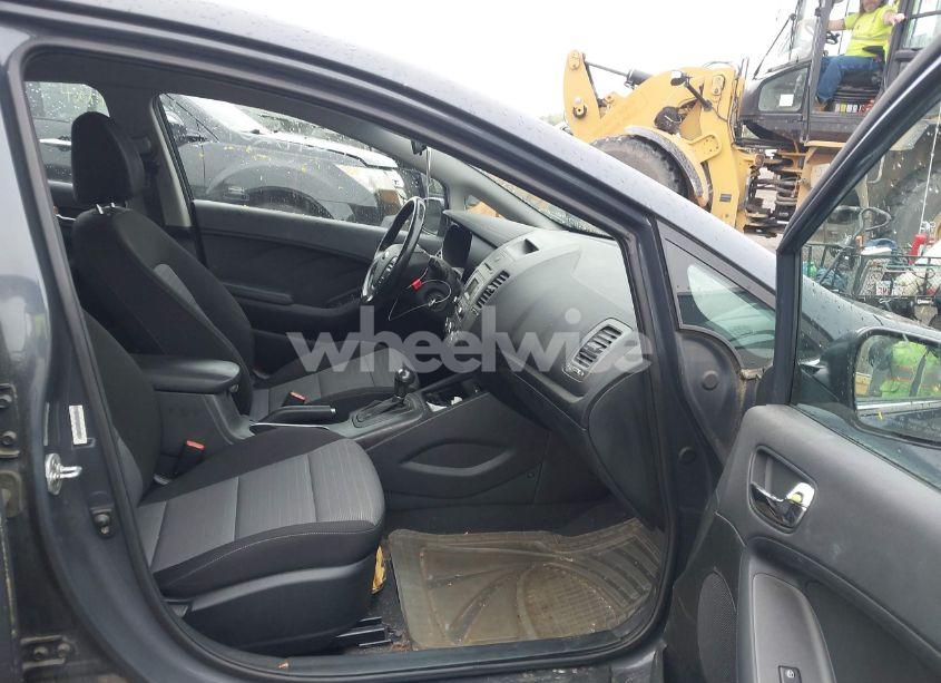 Photo 5 of 2015 Kia Forte EX (VIN KNAFX4A89F5266806)