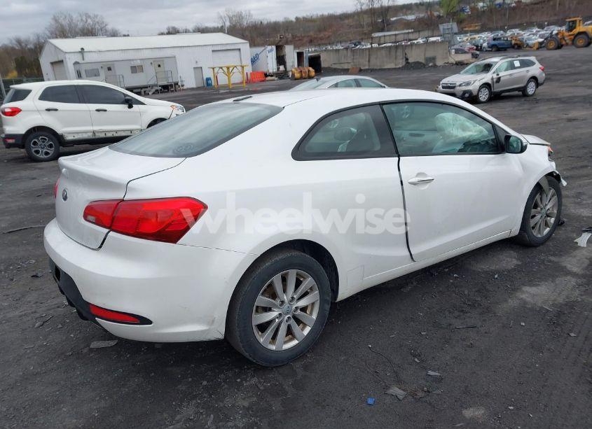 Photo 4 of 2015 Kia Forte KOUP EX (VIN KNAFX6A82F5350820)