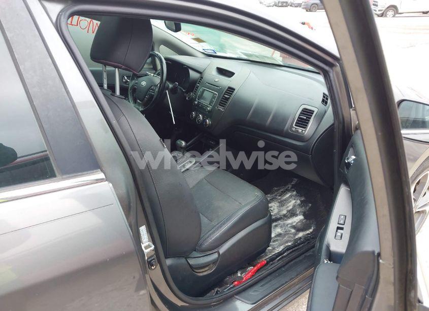 Photo 5 of 2014 Kia Forte EX (VIN KNAFZ4A81E5106962)