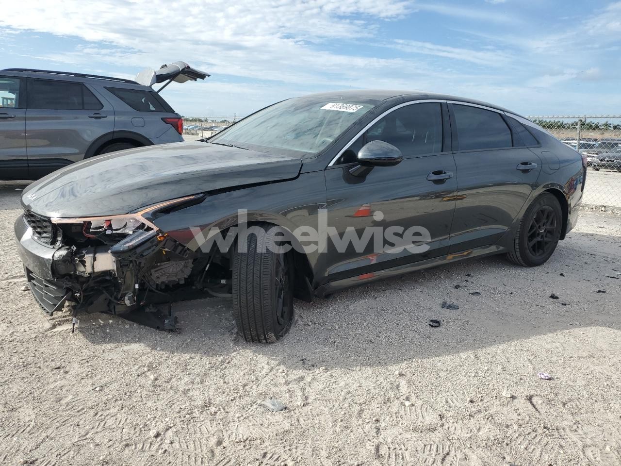 2025 KIA K5 LXS (VIN KNAG24J78S5294343) main photo