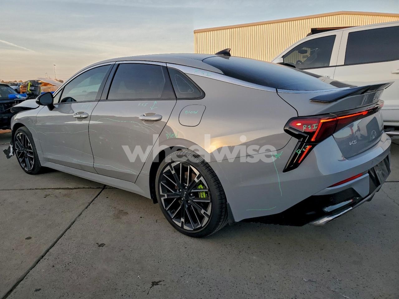 Photo 2 of 2025 KIA K5 GT (VIN KNAG44J84S5302537)