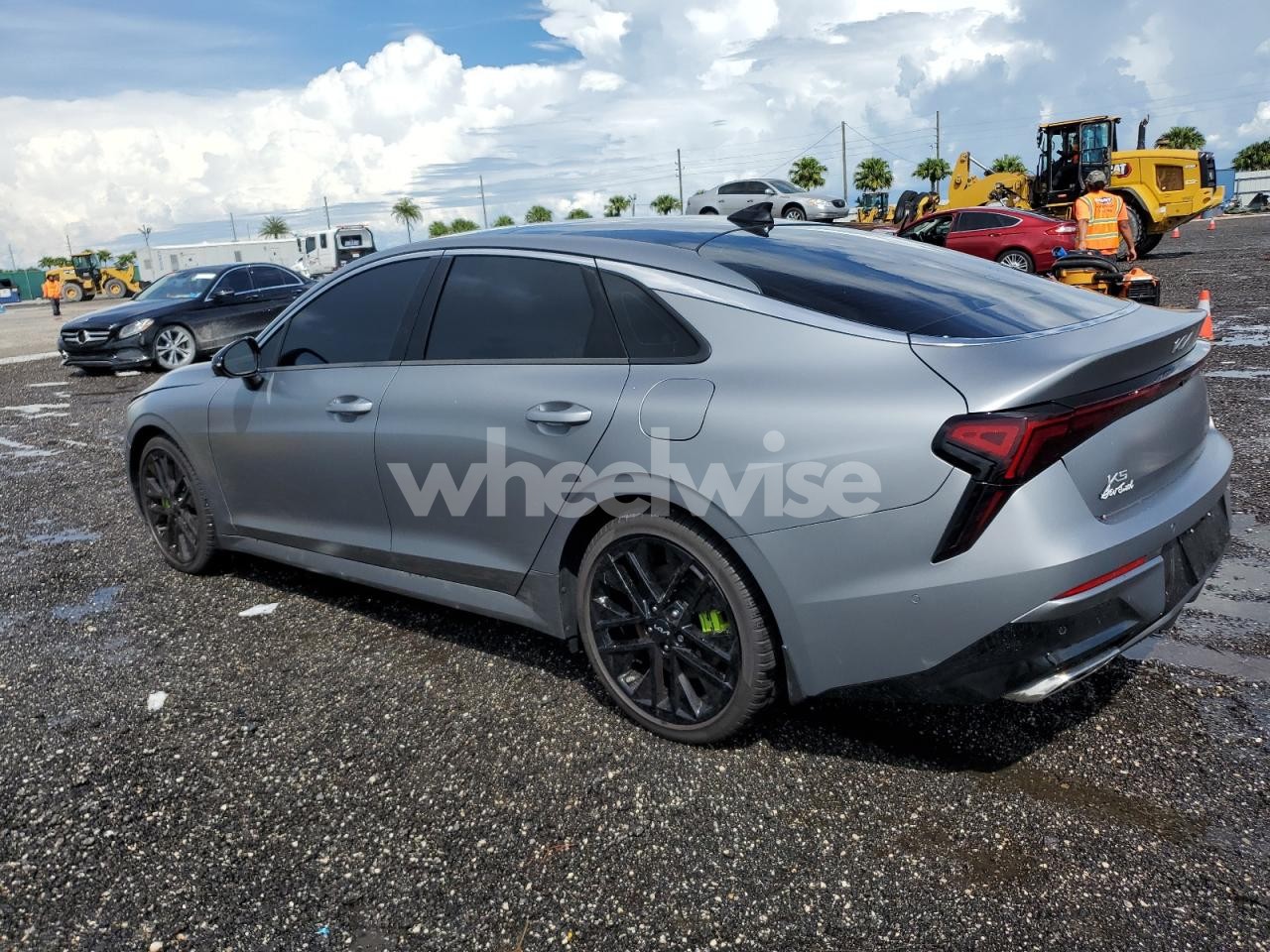 Photo 2 of 2025 KIA K5 GT (VIN KNAG44J89S5311119)