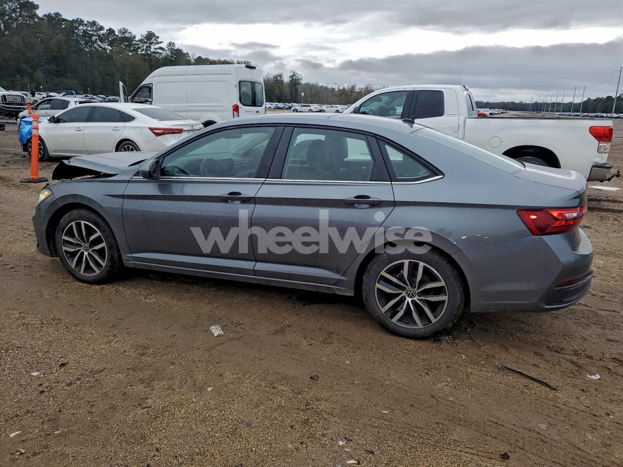 Photo 2 of 2025 VOLKSWAGEN JETTA SE (VIN KNAG6412BLA058096)