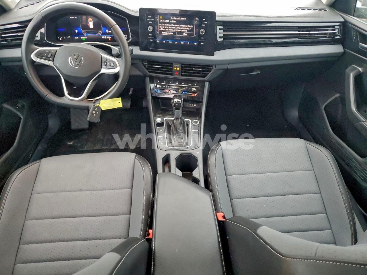 Photo 8 of 2025 VOLKSWAGEN JETTA SE (VIN KNAG6412BLA058096)