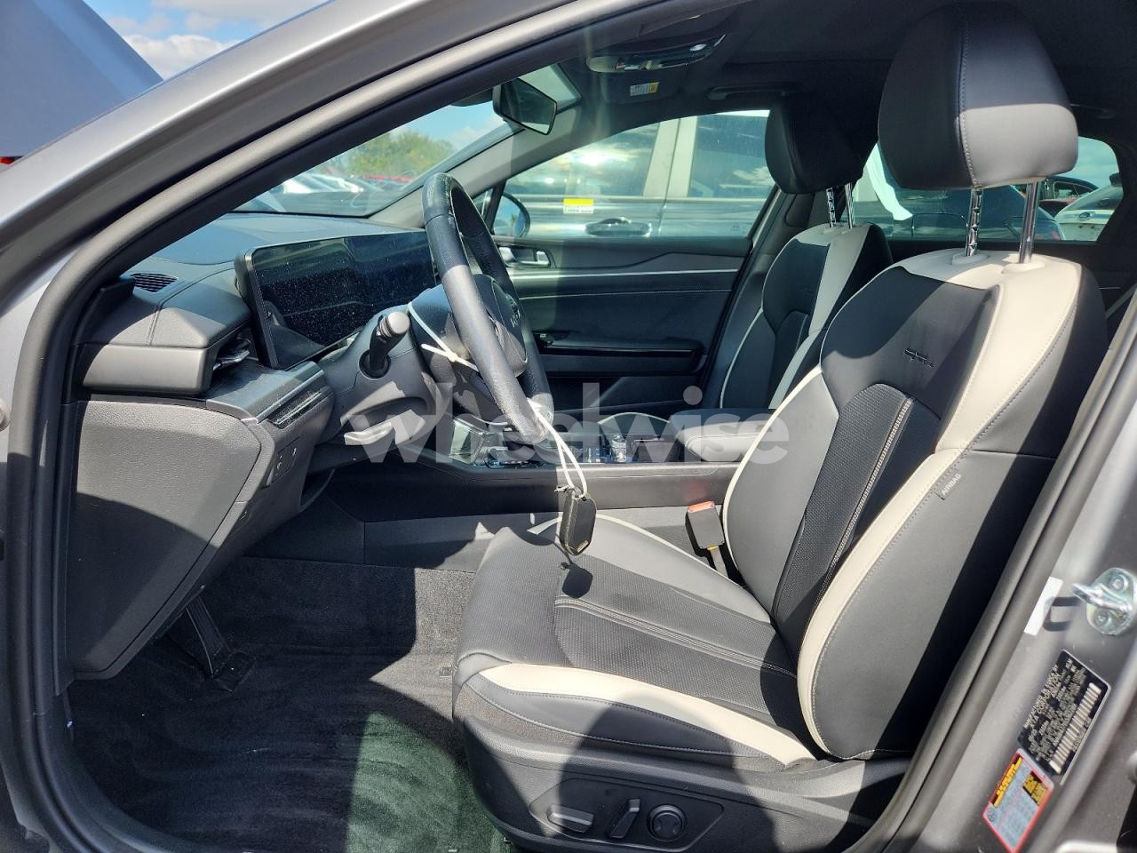 Photo 7 of 2025 KIA K5 GT LINE (VIN KNAG64J71S5362289)