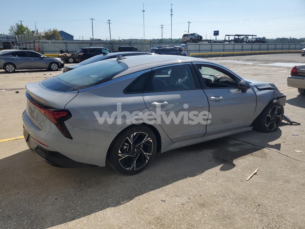 Photo 3 of 2025 KIA K5 GT LINE (VIN KNAG64J79S5278866)