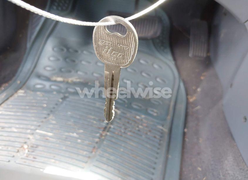 Photo 11 of 2004 Kia Optima EX/LX (VIN KNAGD126745260895)