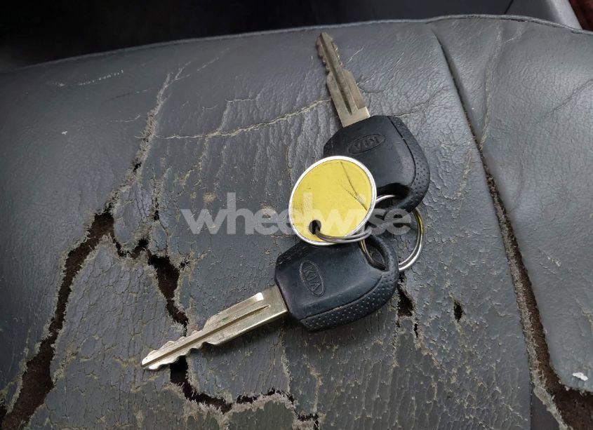 Photo 11 of 2004 Kia Optima EX V6/LX V6 (VIN KNAGD128045357843)