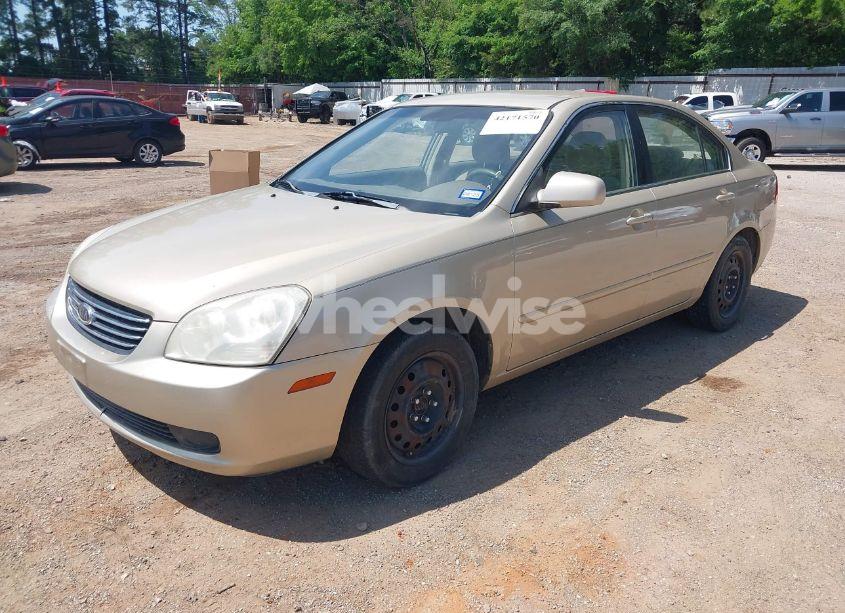 Photo 2 of 2008 Kia Optima LX (VIN KNAGE123085250587)