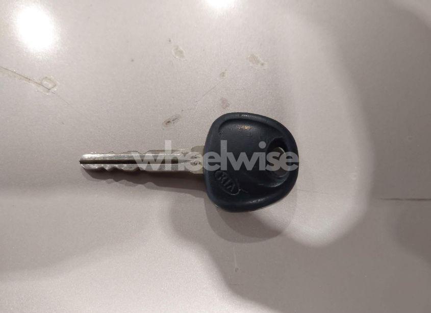 Photo 11 of 2007 Kia Optima LX (VIN KNAGE123475112095)