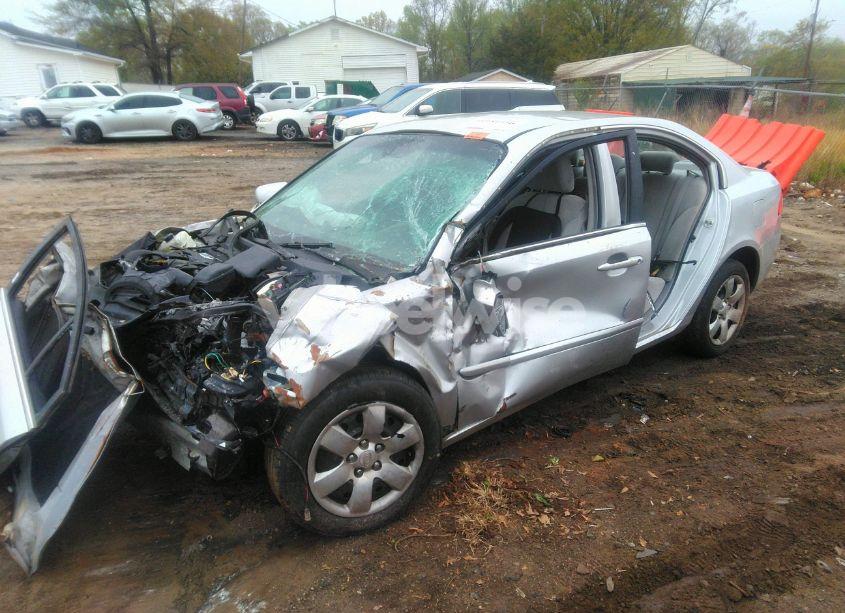 Photo 2 of 2008 Kia Optima LX (VIN KNAGE123X85205253)