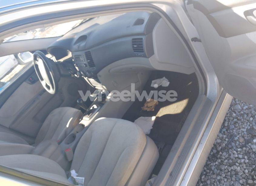 Photo 5 of 2008 Kia Optima LX V6 (VIN KNAGE124385200369)