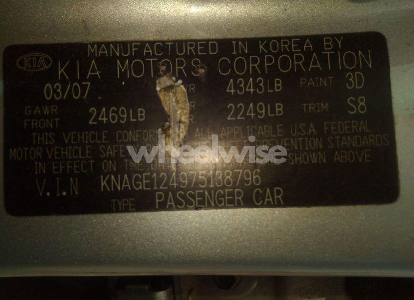 Photo 9 of 2007 Kia Optima LX V6 (VIN KNAGE124975138796)