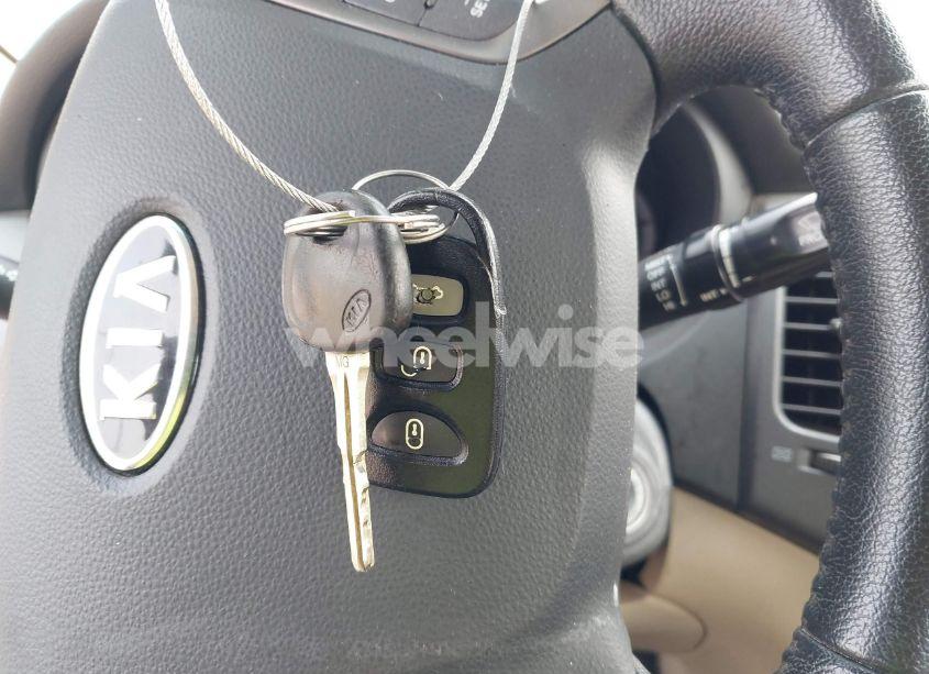 Photo 11 of 2009 Kia Optima EX V6 (VIN KNAGE224195309386)