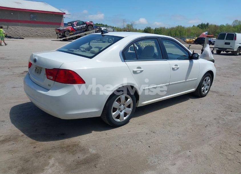 Photo 4 of 2009 Kia Optima LX (VIN KNAGE228395297115)