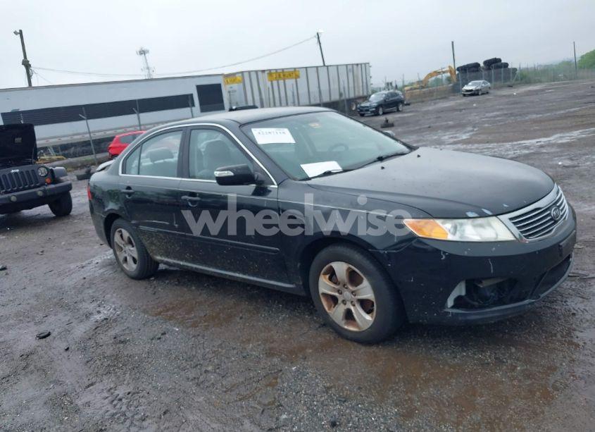 2009 Kia Optima LX (VIN KNAGE228X95314637) main photo