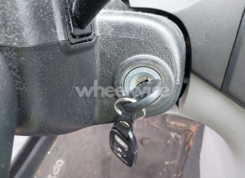 Photo 11 of 2009 Kia Optima LX (VIN KNAGE228X95314637)