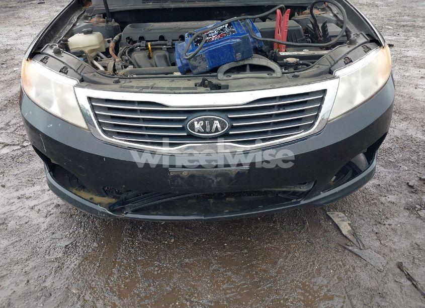 Photo 6 of 2009 Kia Optima LX (VIN KNAGE228X95314637)