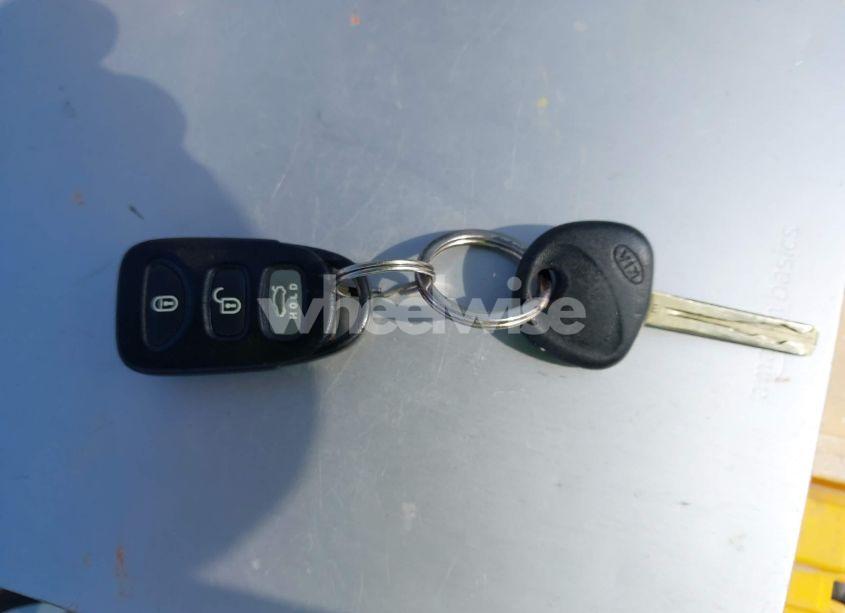 Photo 11 of 2010 Kia Optima LX (VIN KNAGG4A88A5435095)