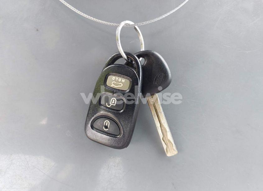 Photo 11 of 2010 Kia Optima LX (VIN KNAGG4A89A5400338)