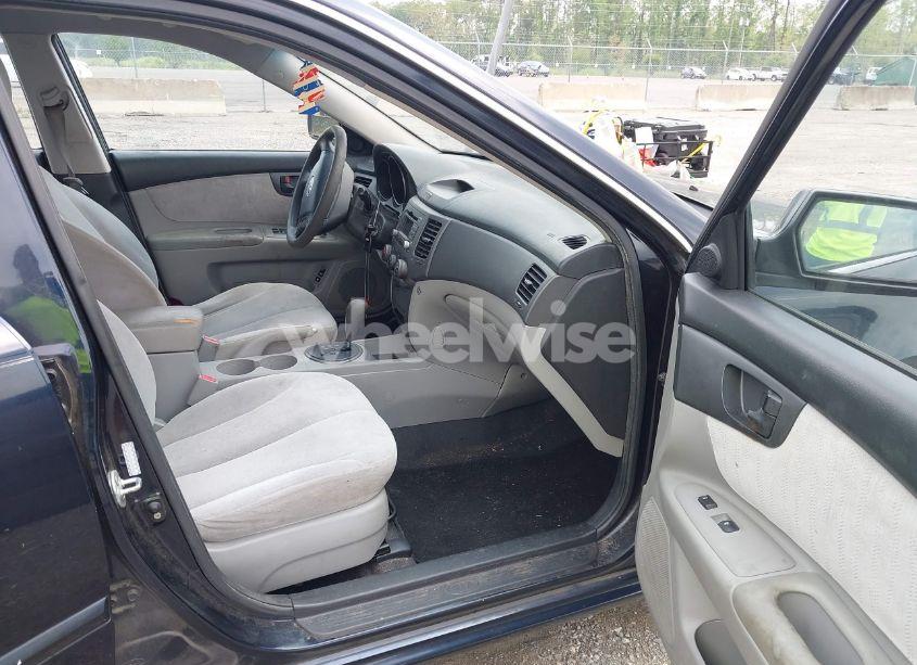 Photo 5 of 2010 Kia Optima LX (VIN KNAGG4A89A5400338)