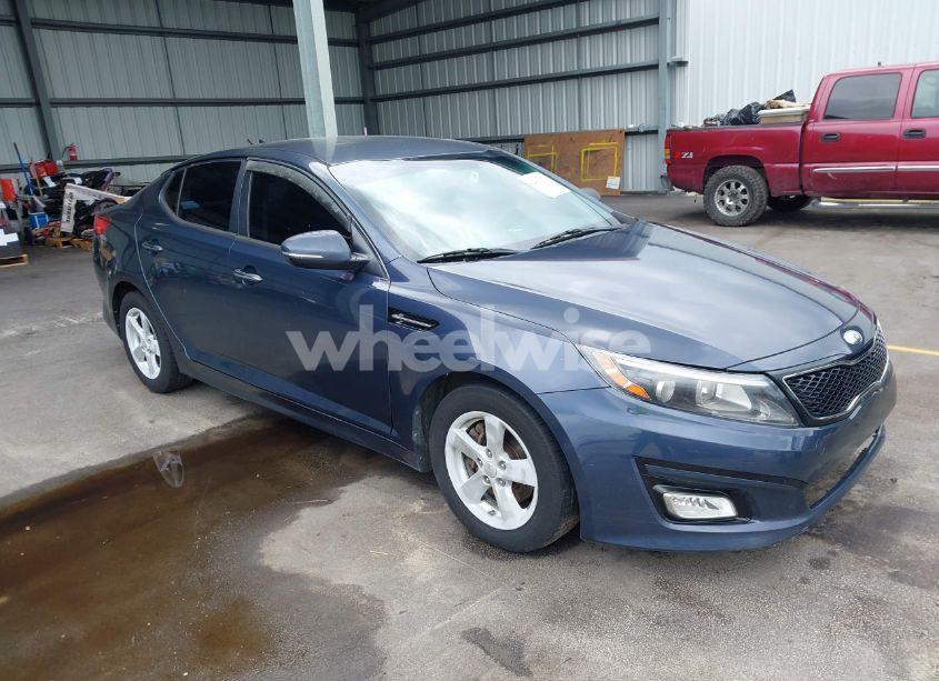 2015 Kia Optima LX (VIN KNAGM4A70F5543976) main photo