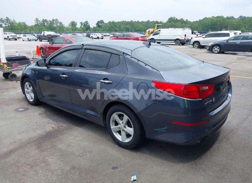 Photo 3 of 2015 Kia Optima LX (VIN KNAGM4A70F5543976)
