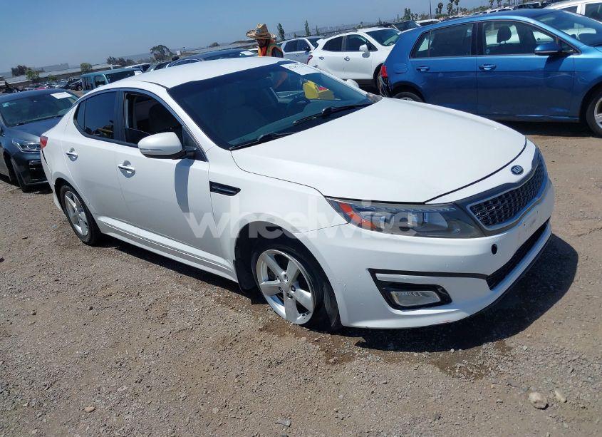 2015 Kia Optima LX (VIN KNAGM4A70F5560048) main photo