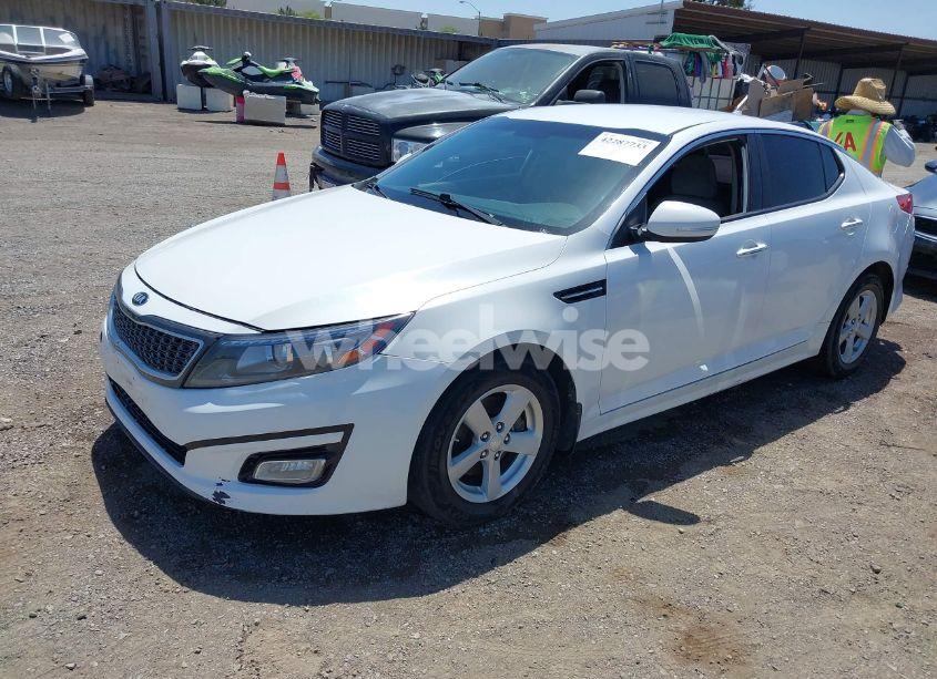 Photo 2 of 2015 Kia Optima LX (VIN KNAGM4A70F5560048)