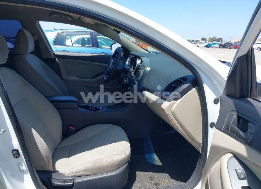 Photo 5 of 2015 Kia Optima LX (VIN KNAGM4A70F5560048)